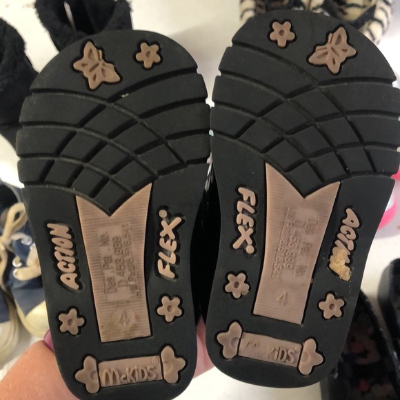 Shoe lot - Picture 7 of 8